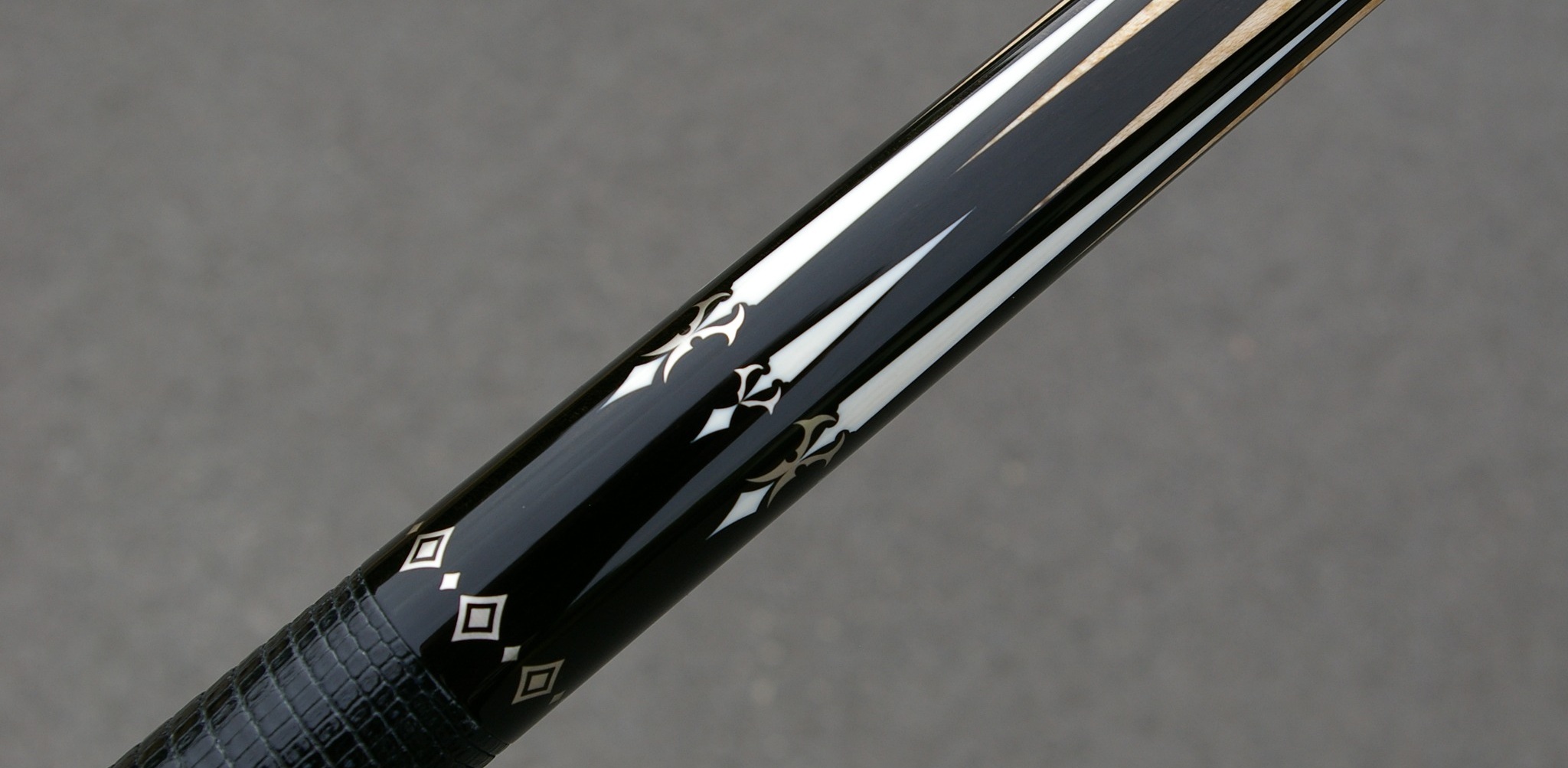 Detailaufnahme eines handgefertigten Vollmer Cues